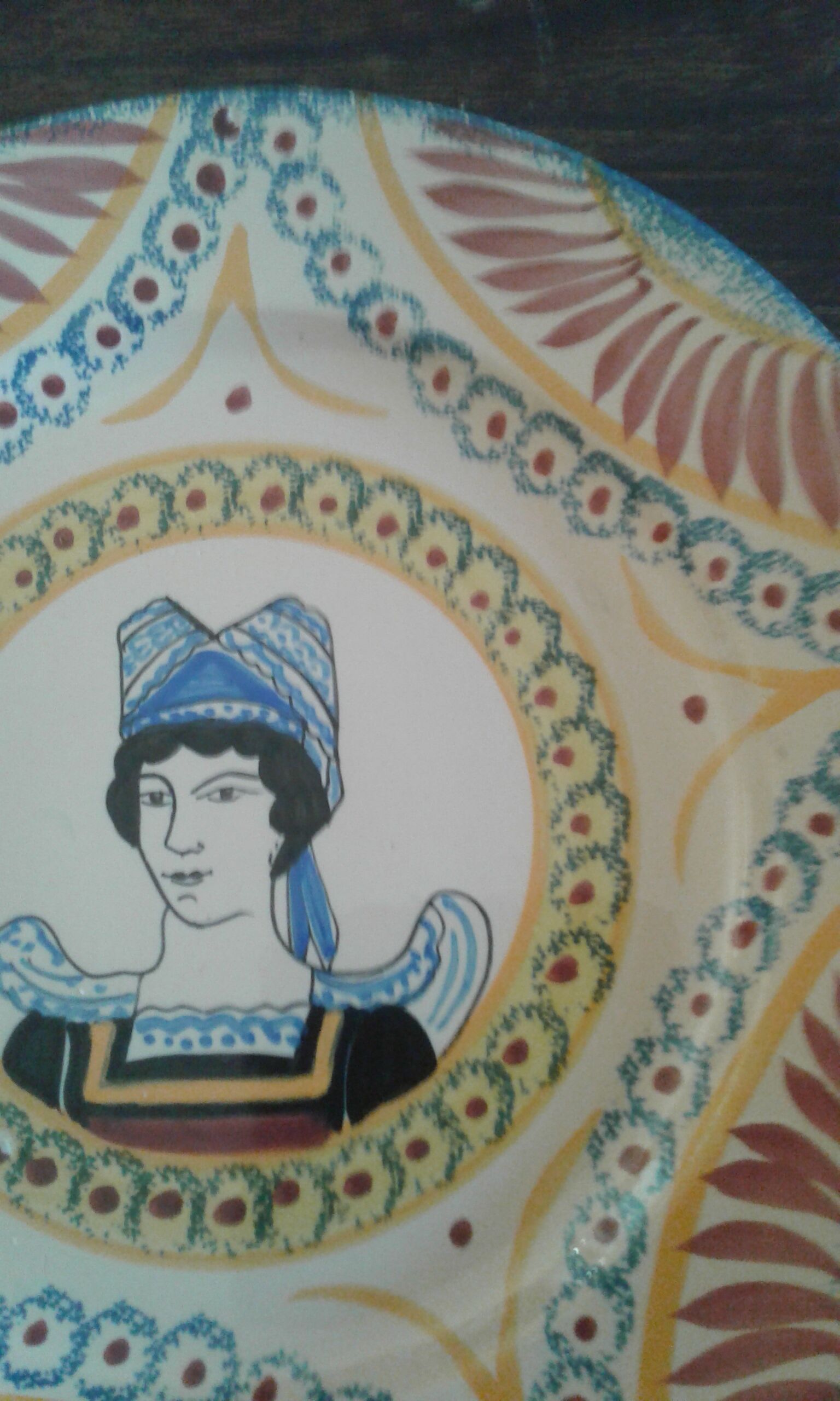 Two henriot Quimper plates