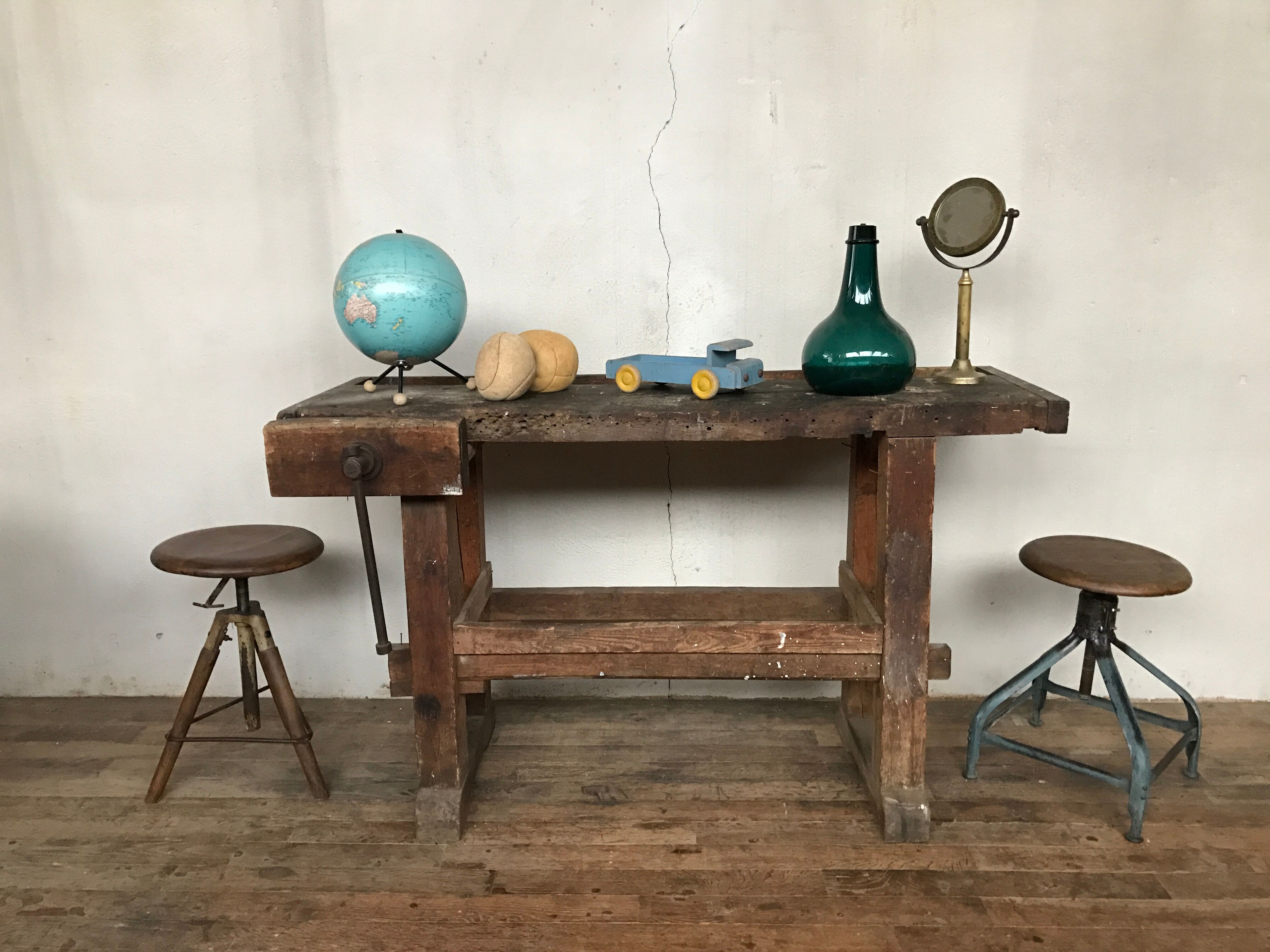 Carpenter Workbench raw wood end 1900