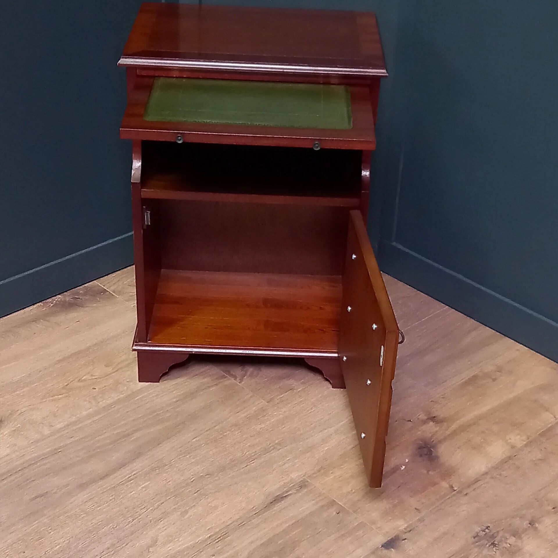 Small vintage bachelor's cabinet - bedside table
