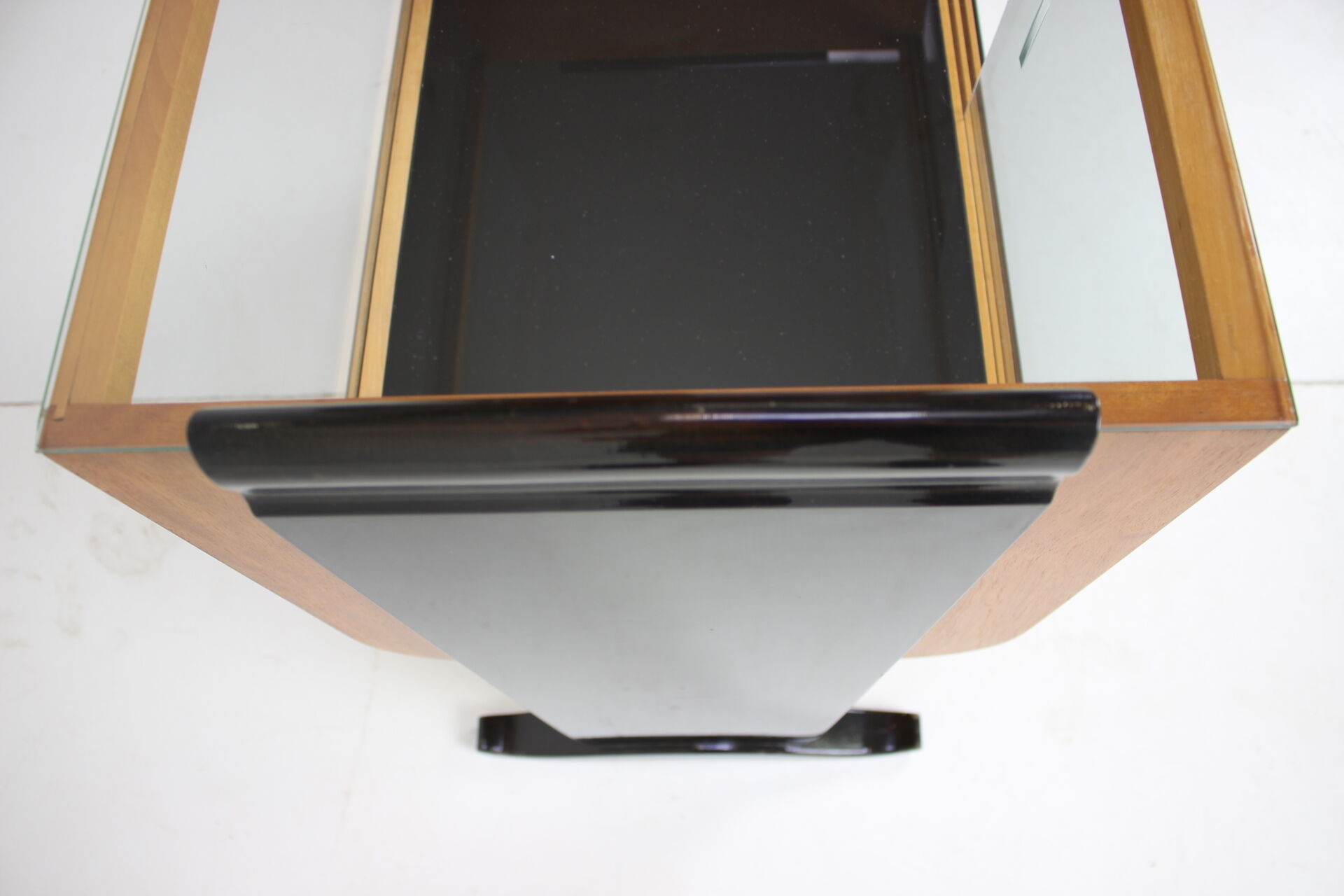 Art deco bar designed by Jindřich Halabala, 1930