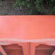 Buffet vitrine rouge terracota