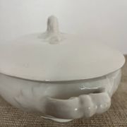 White earthenware vegetable dish, Maekin England