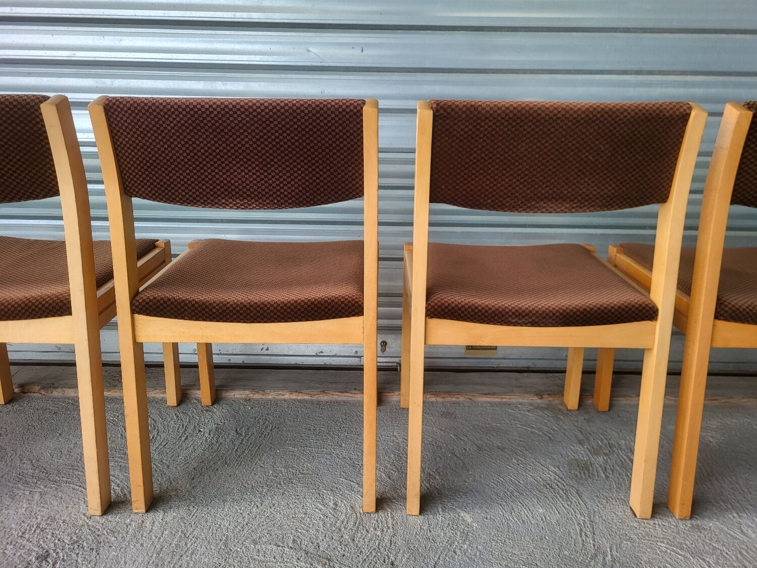 set of 6 Scandinavian style chairs in solid wood and vintage velvet