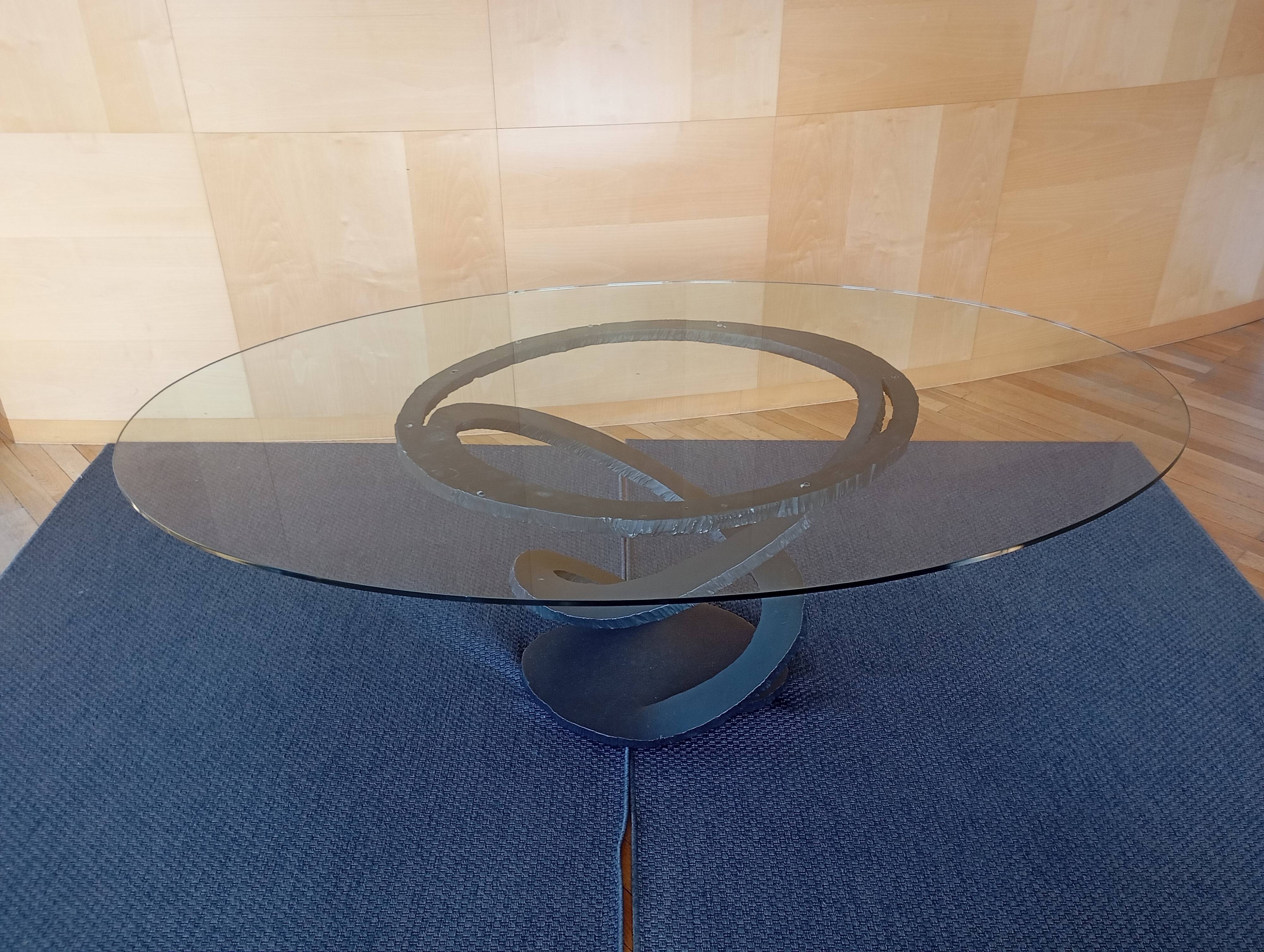 Table fleur de fer de Maurice Barilone