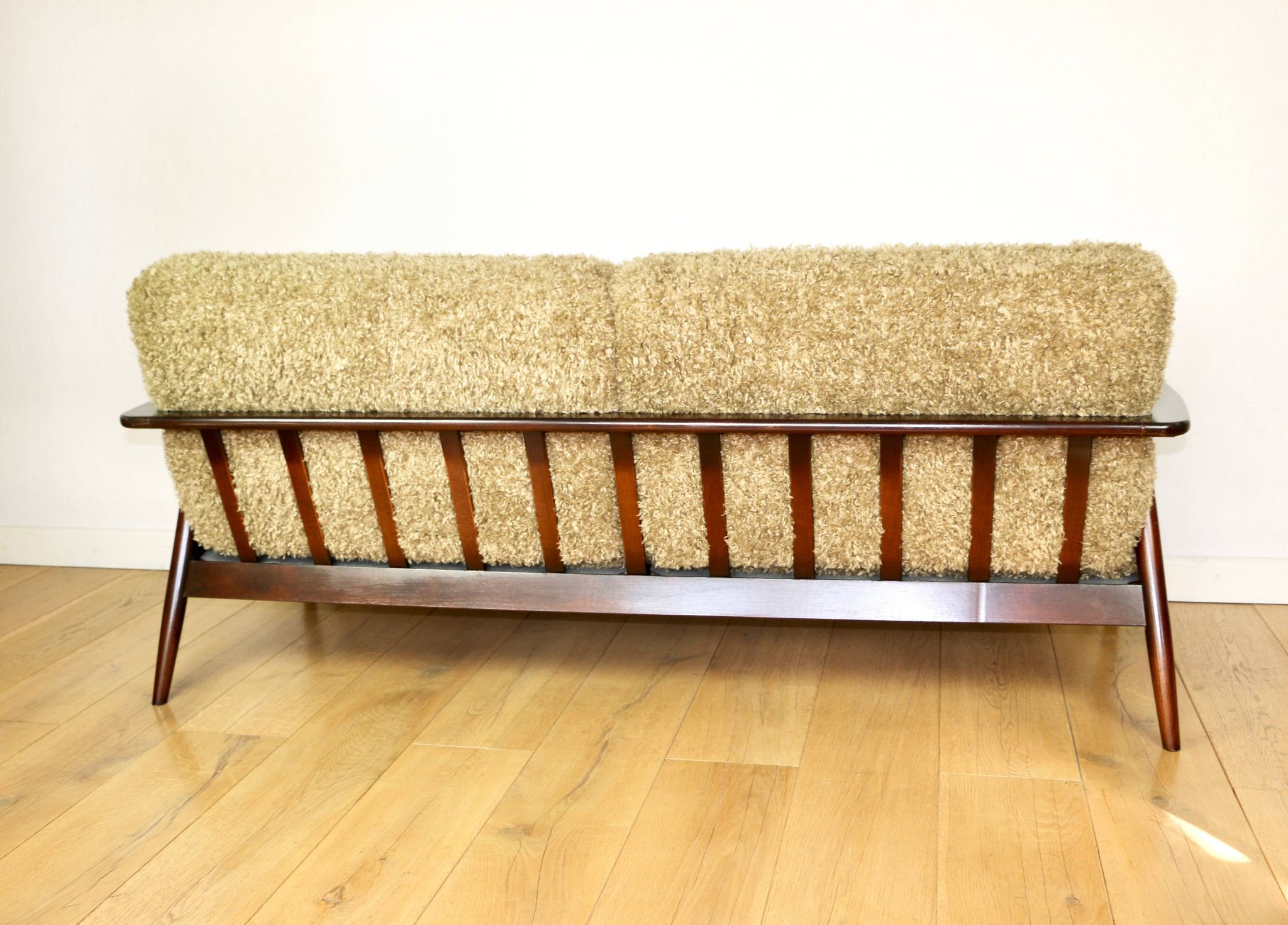 Beautiful vintage three-seater sofa from the 80s with removable cushions - long pile khaki, dark beige