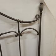 Tête de lit en fer