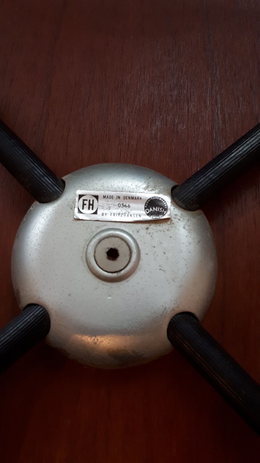 Hammer chair by Arne Jacobsen for  Fritz Hansen