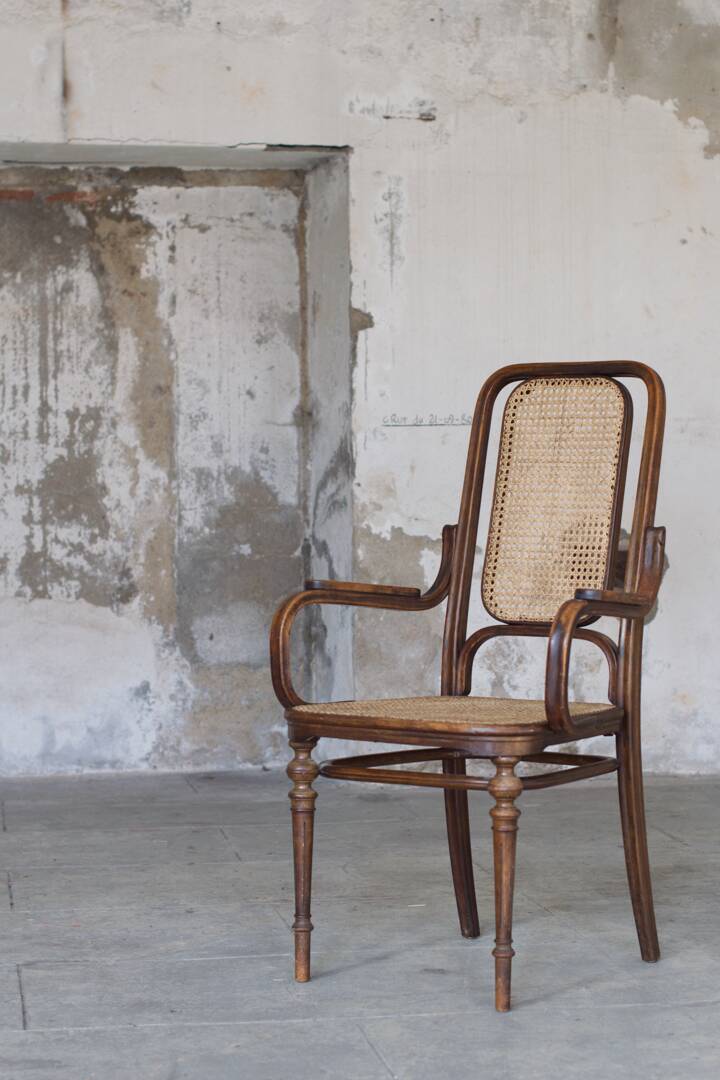 Michael Thonet curved walnut armchair - 1914