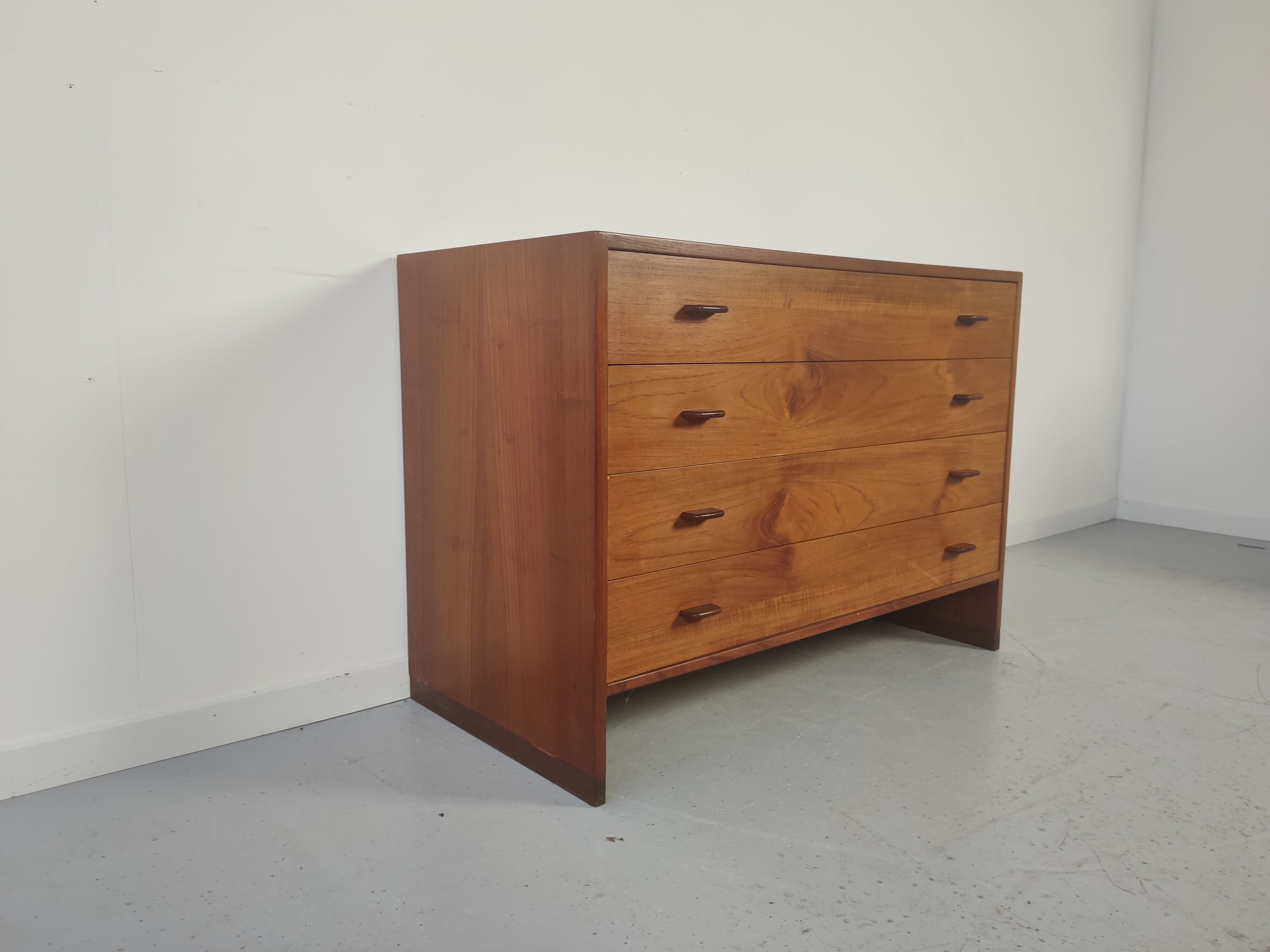 Chest of drawers In teak by Hans Wegner for RY mobler Dunemark 1960s
