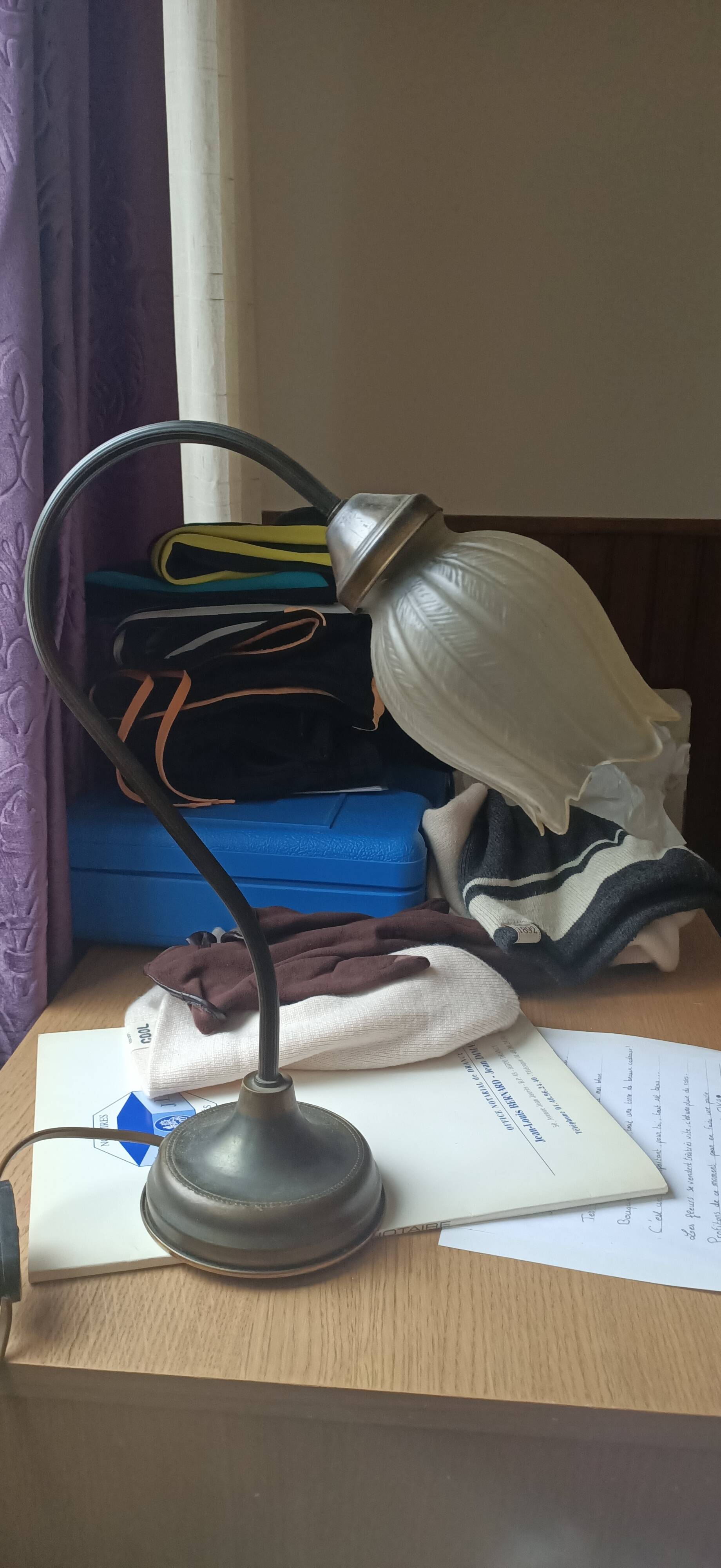 French Art Deco lamp signed See Delmas – pressed glass