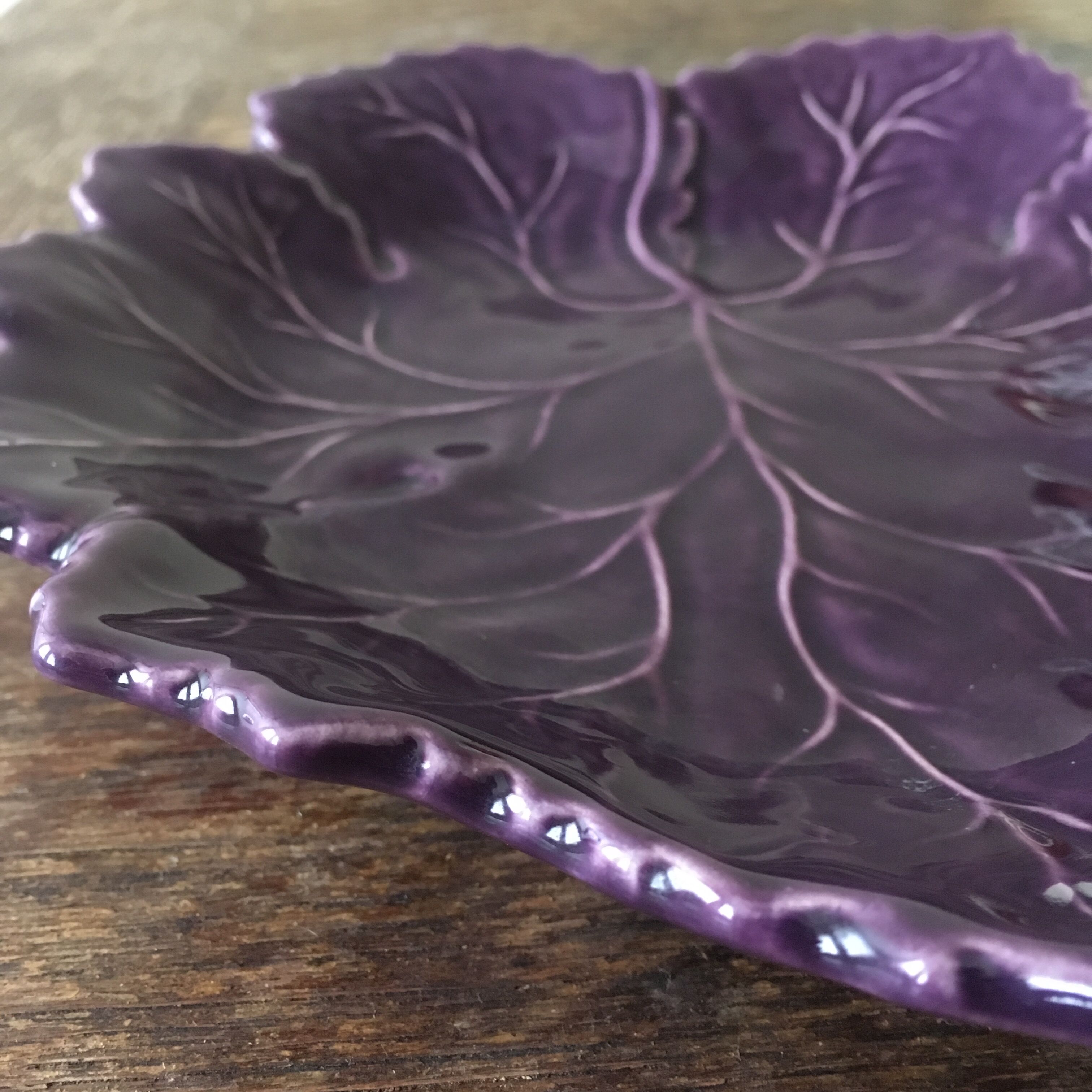Empty pocket or purple table ceramic leaf plate