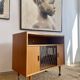 Meuble bar vintage sur roulettes