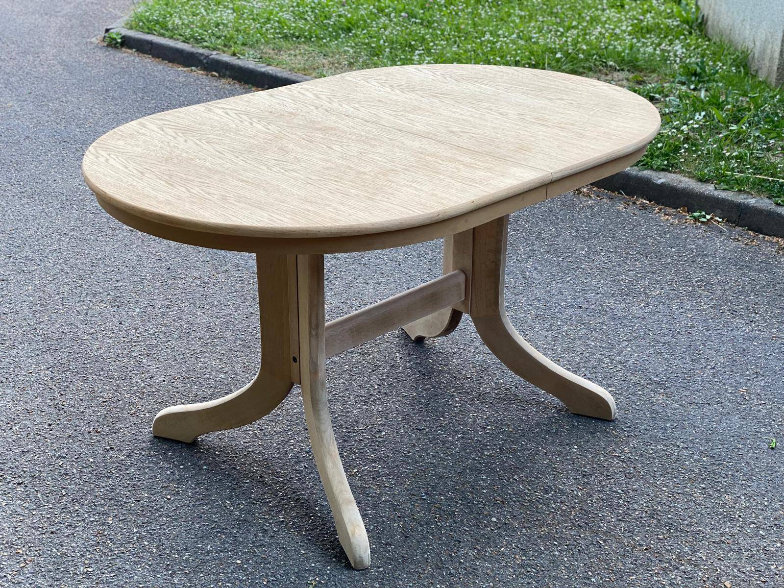 Extendable farmhouse dining table renovated in raw oak 20th century 185cm