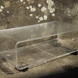 Table basse à roulettes en plexiglas