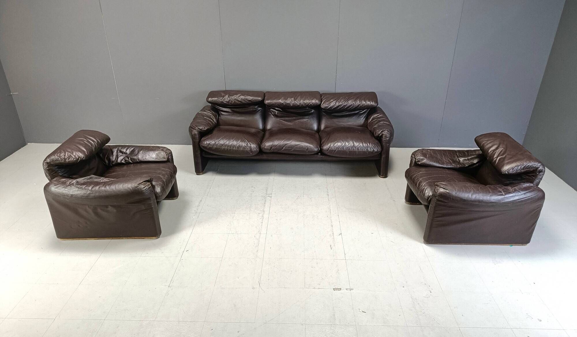Maralunga leather sofa by Vico Magistretti for Cassina, 1973