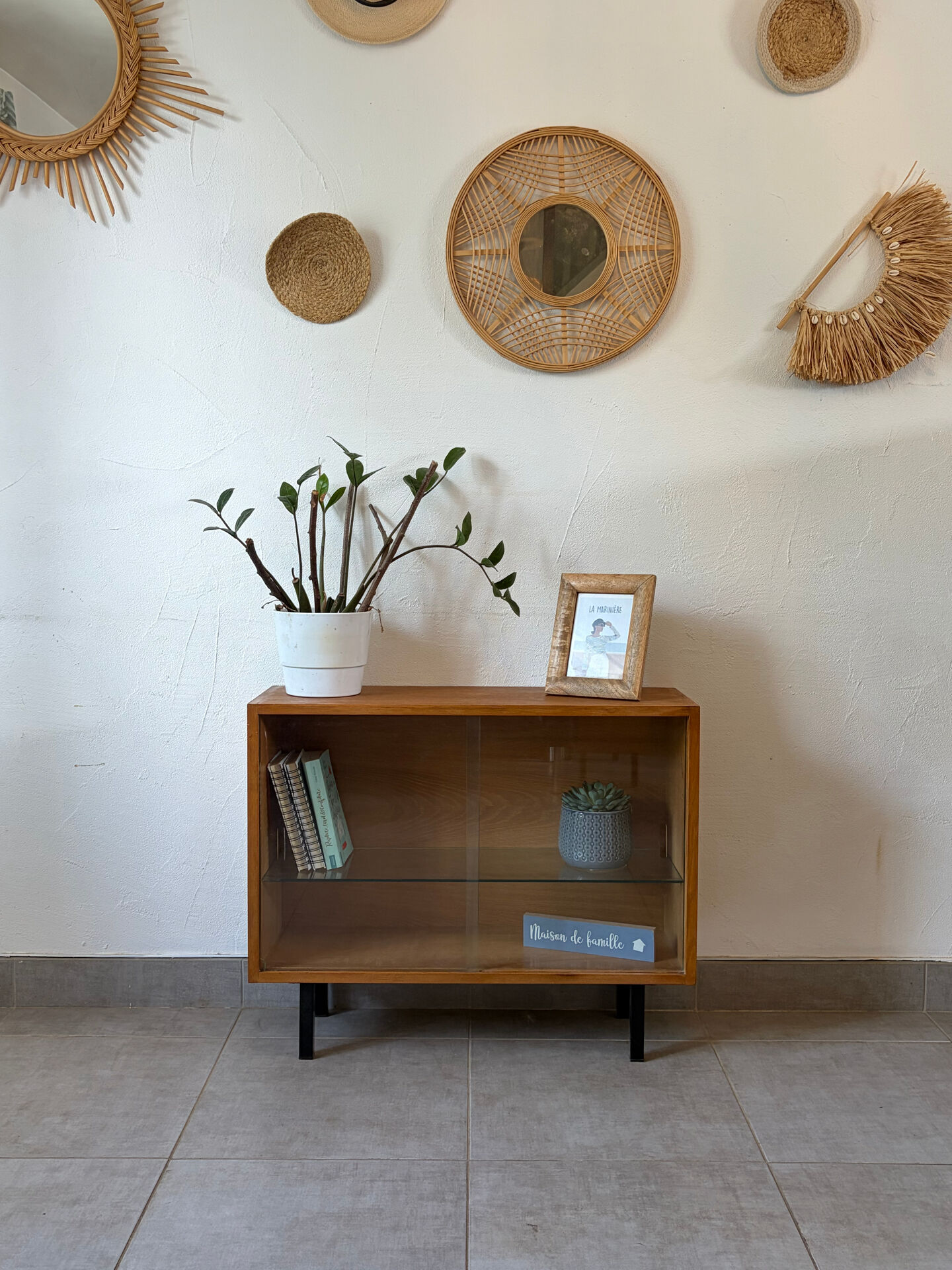 Vintage display cabinet/TV unit from the 1960s.