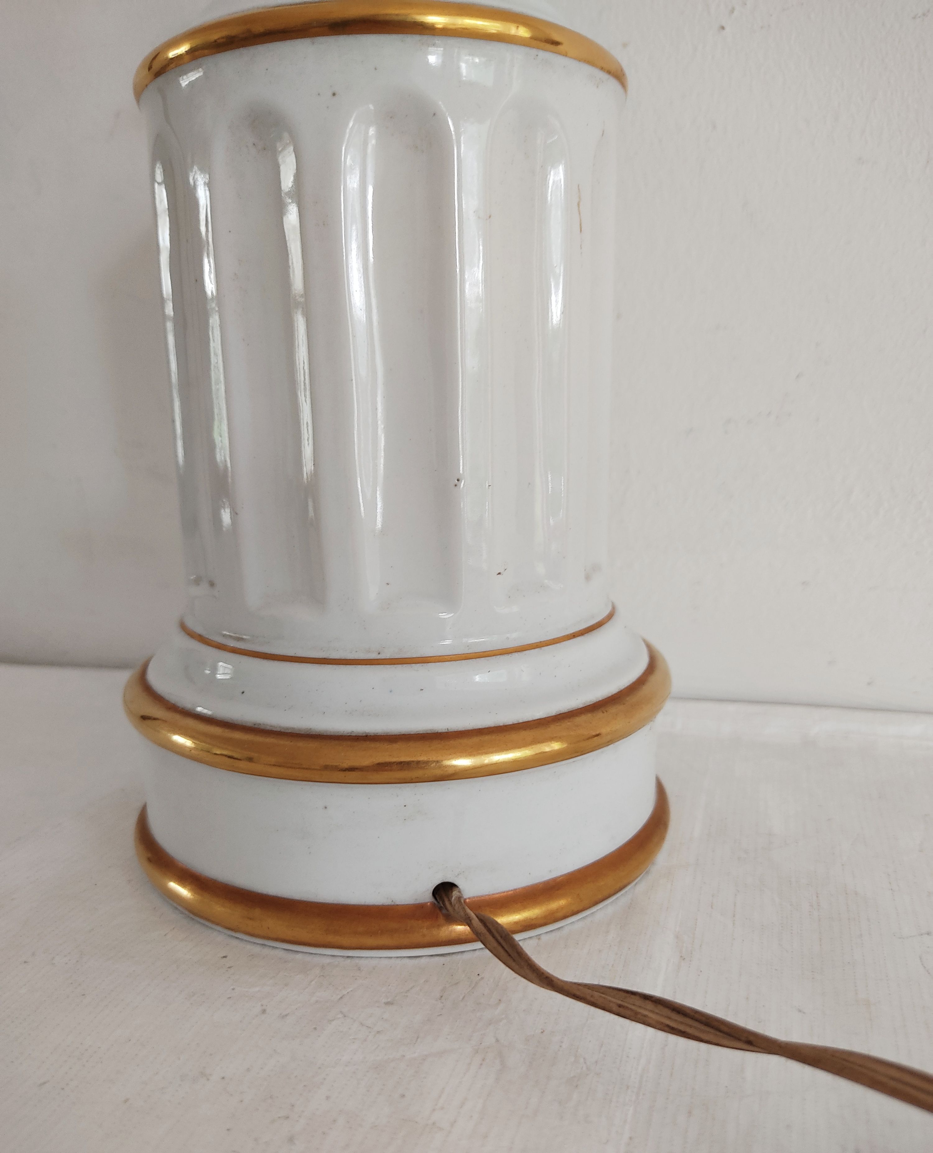 Foot of vintage lamp in Brussels porcelain