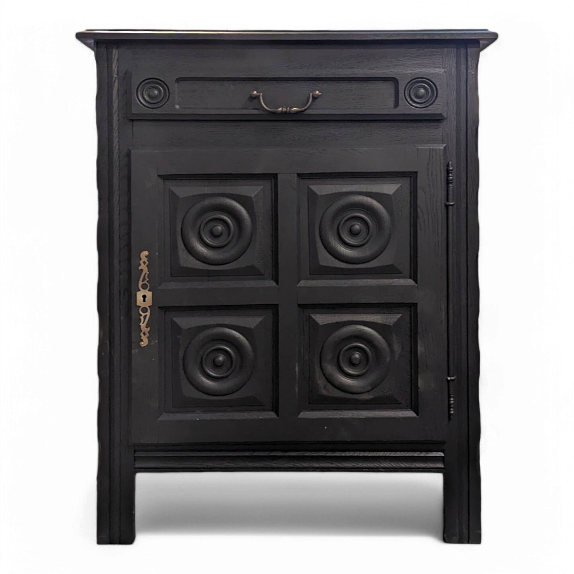 Black neo-Basque jam pot