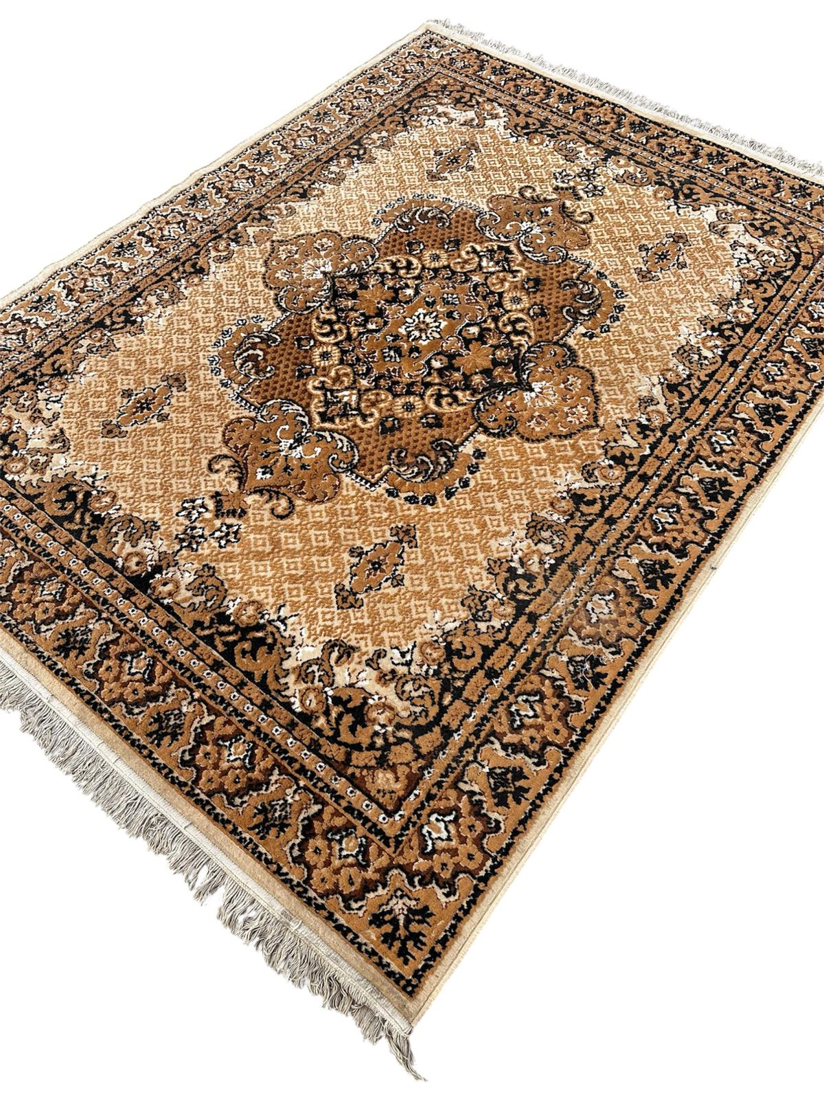 Oriental style rug 230cm x 170cm