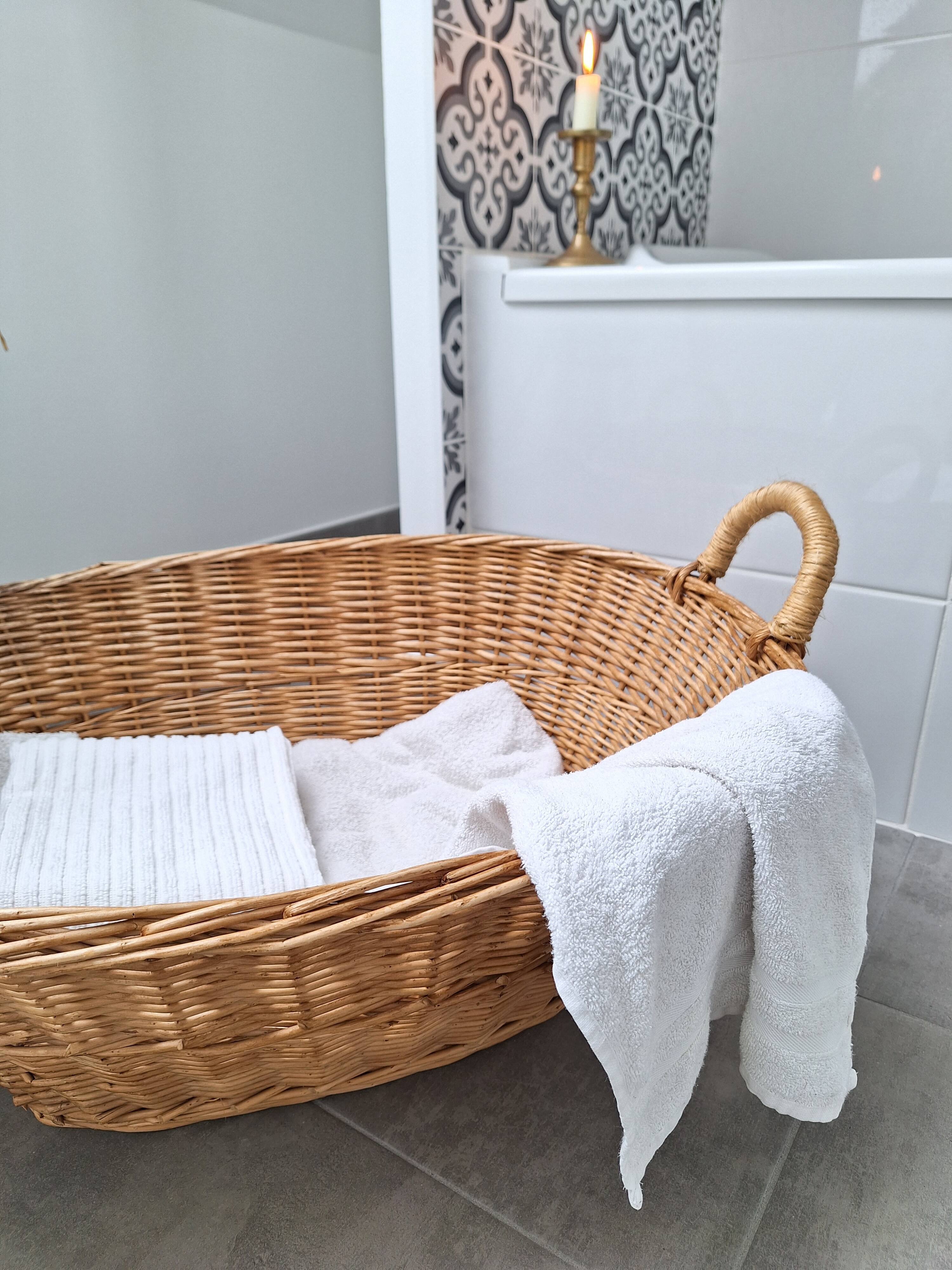 Wicker basket / basket