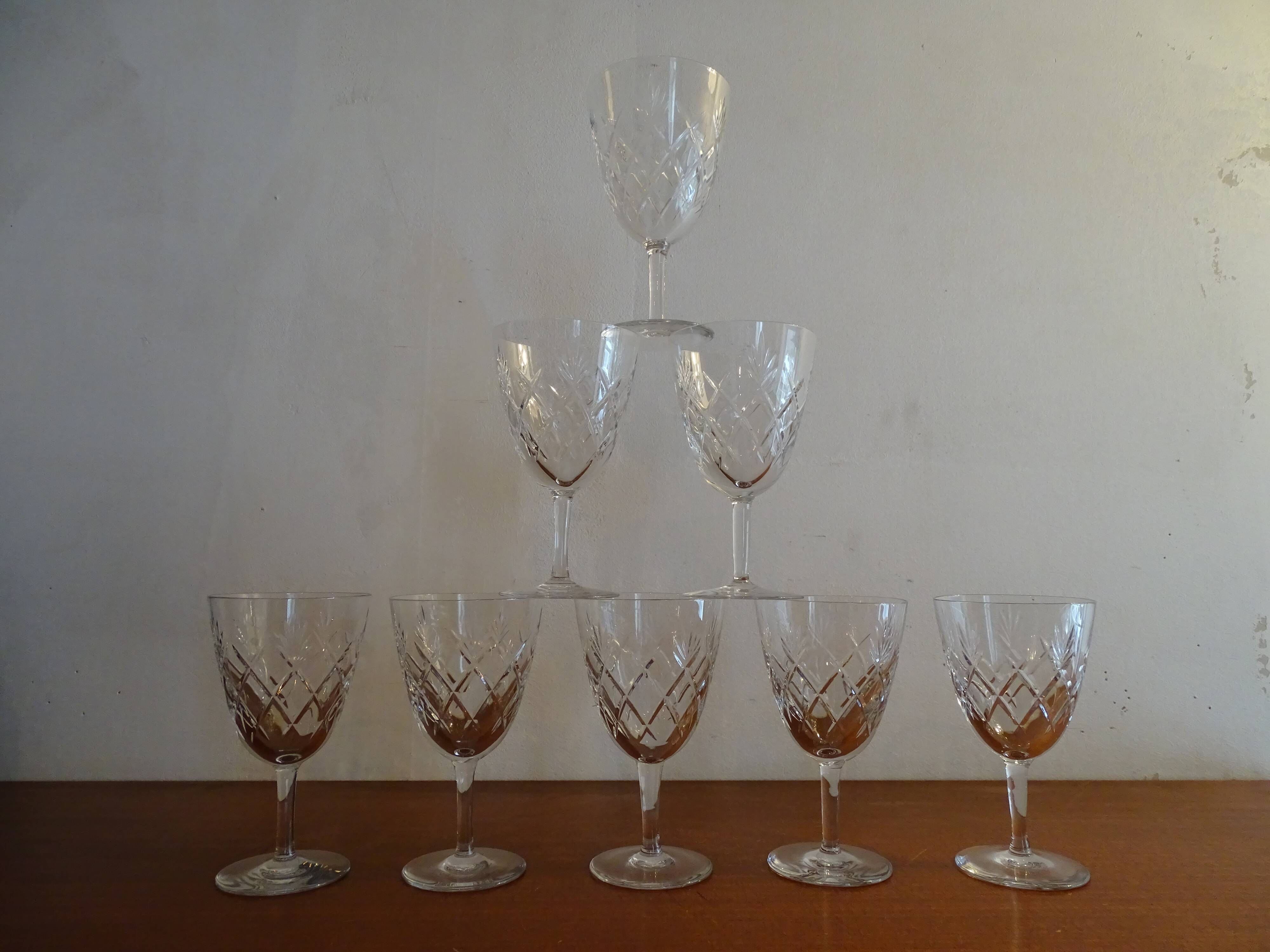 8 glasses of Bayel crystal wine signed, cut crystal.