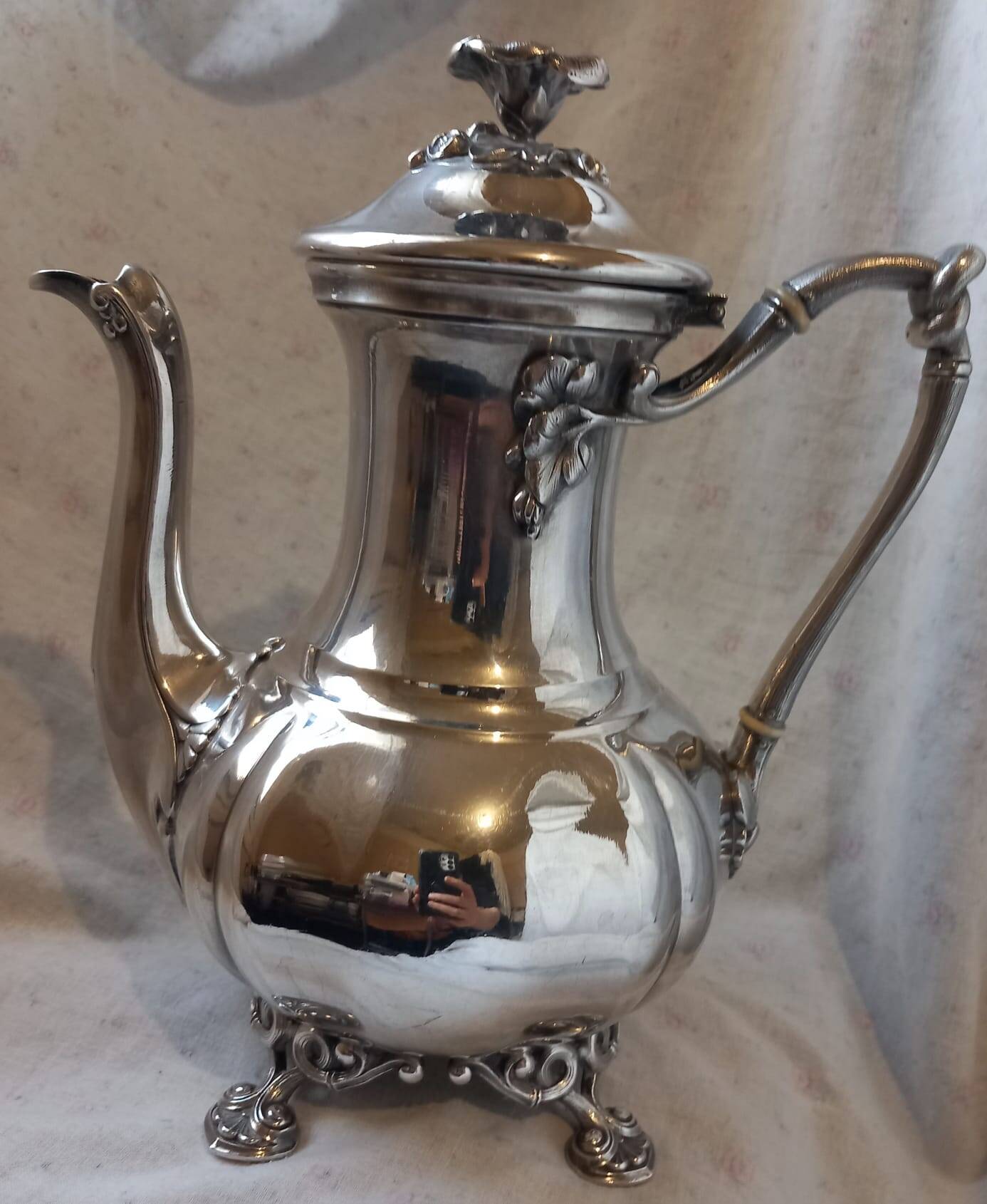 Christofle - Coffee (tea) pot Liseron. Excellent condition.