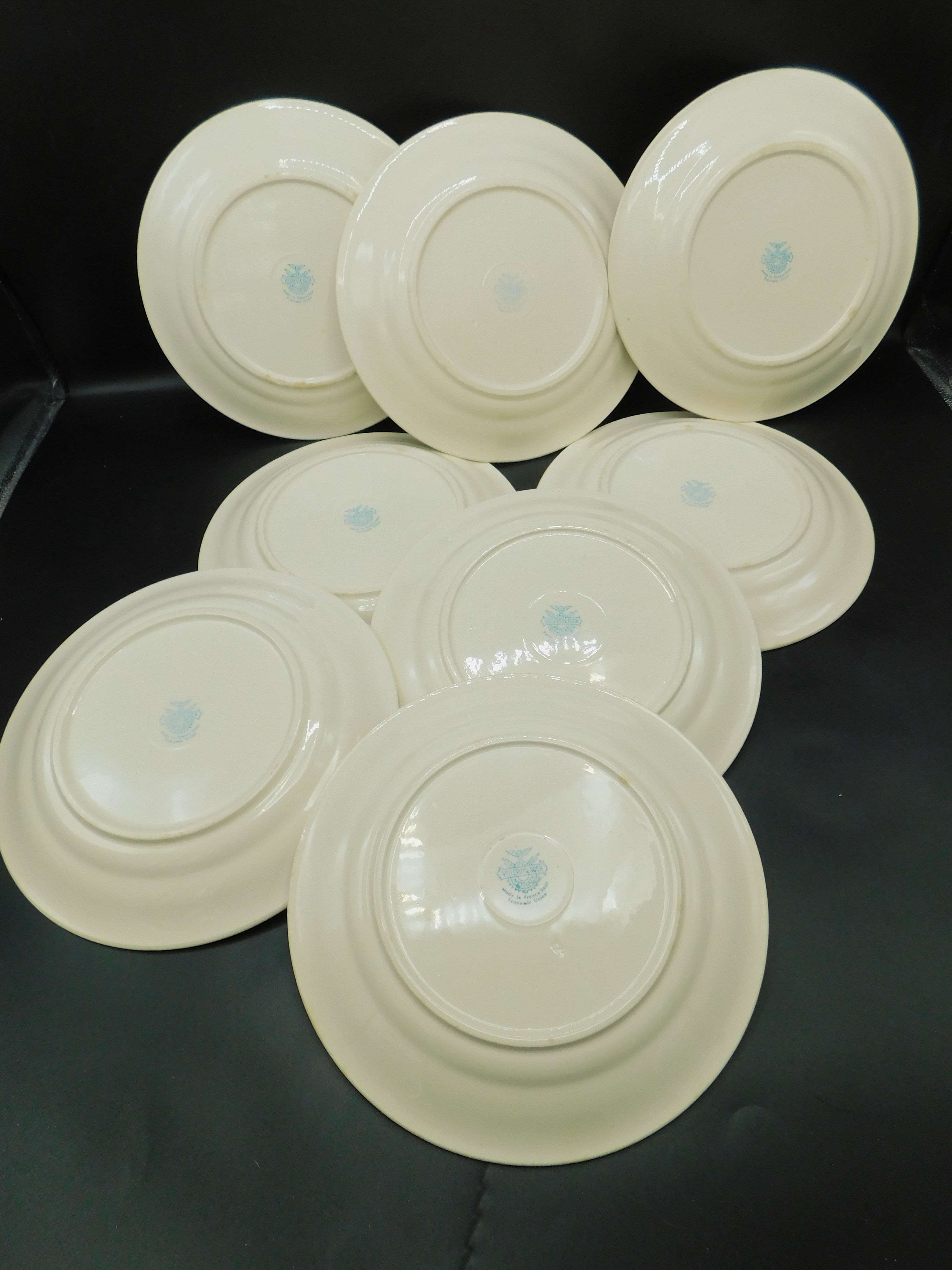 8 flat plates Villeroy - Boch Mettlach - Cream and Gold.