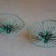 Paire de fleurs en métal à suspendre