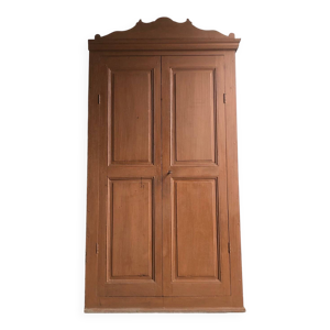 ancienne armoire parisienne