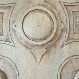 Grand fronton, panneau ancien en bois de noyer sculpté, élément mural