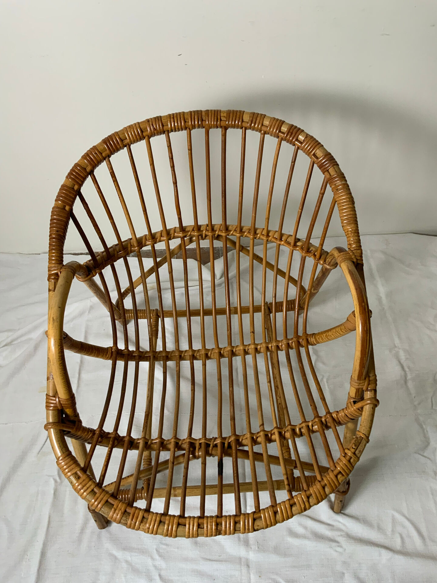 Basket chair in rattan