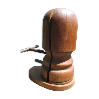 Adjustable hat shape