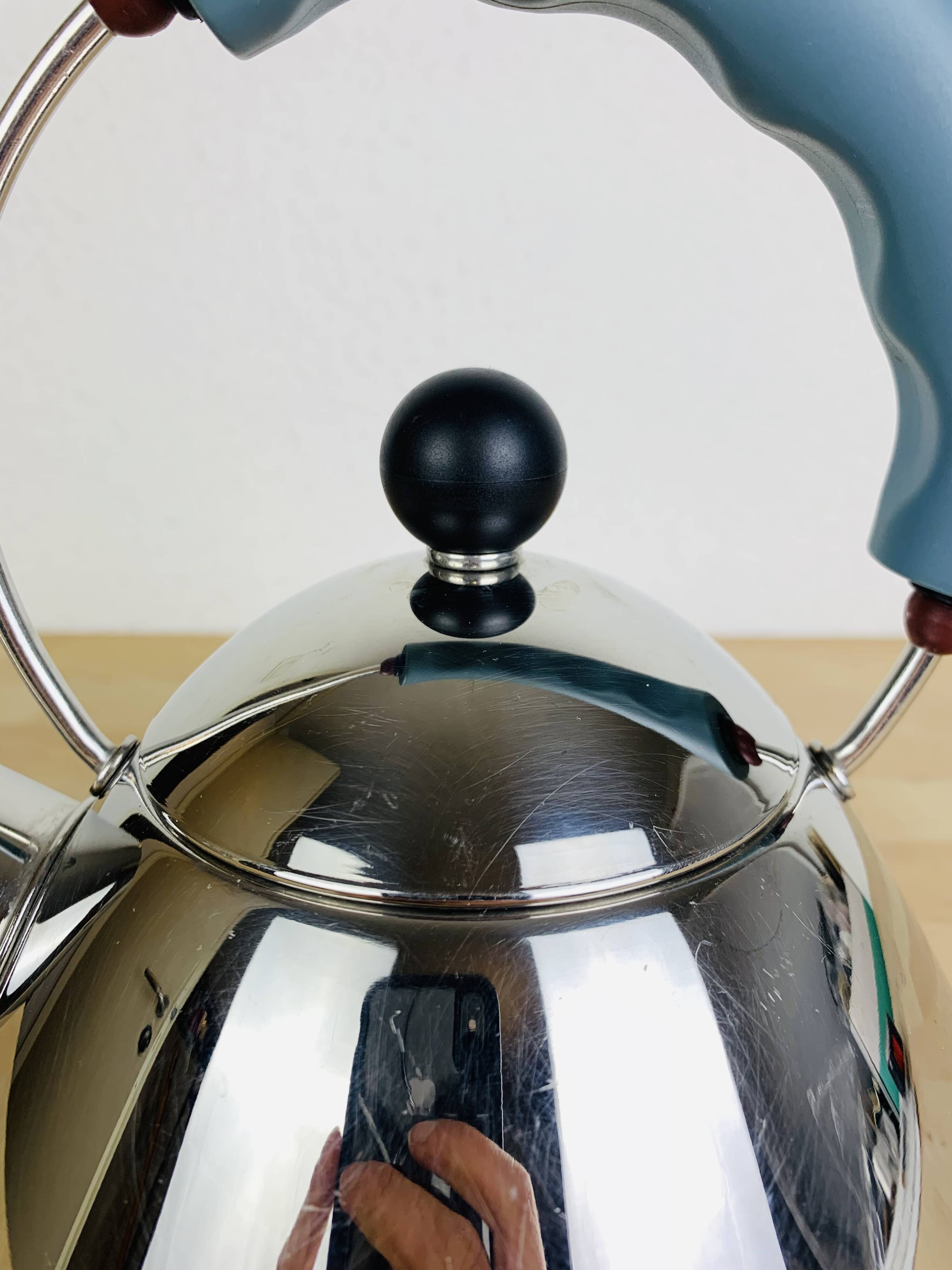 Alessi stainless steel kettle model 9093, design