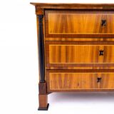 Commode ancienne, Europe du Nord, vers 1850. Après rénovation.