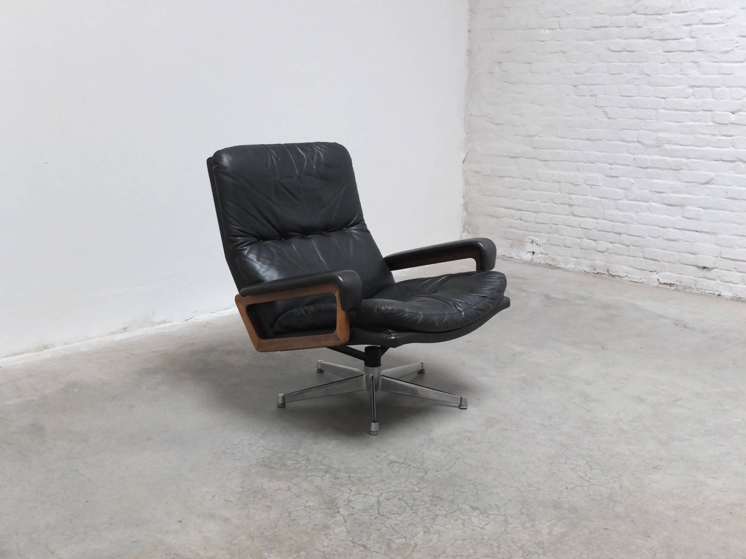 Iconic 'King' lounge chair by André Vandenbeuck for Strässle, 1960s