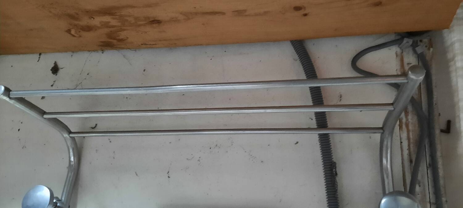 Aluminum floor coat rack