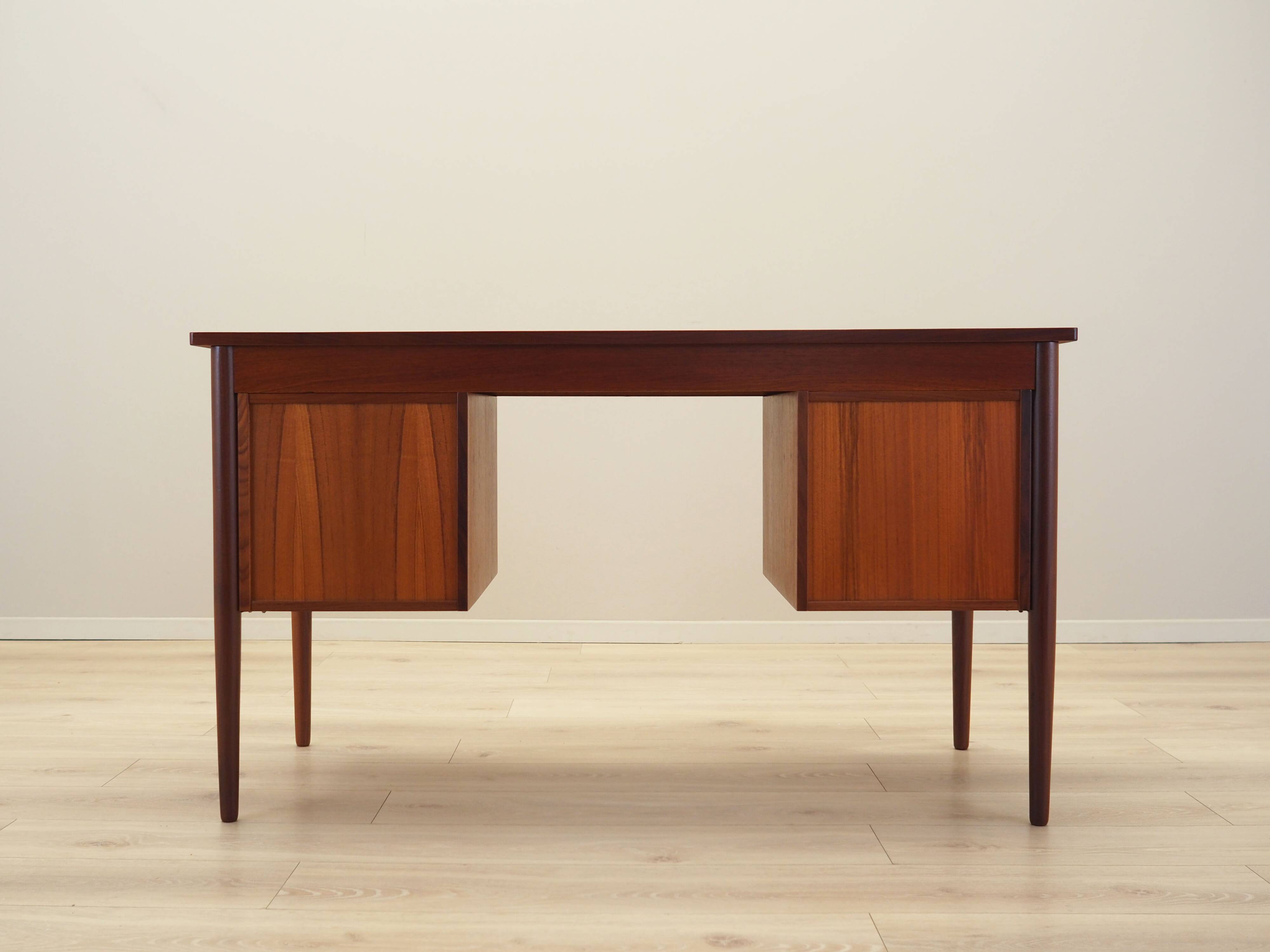 Bureau en teck, design danois, années 60, production : Danemark