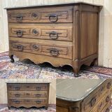 Commode d'époque Louis XV XVIIIème en noyer plateau peint en gris patiné