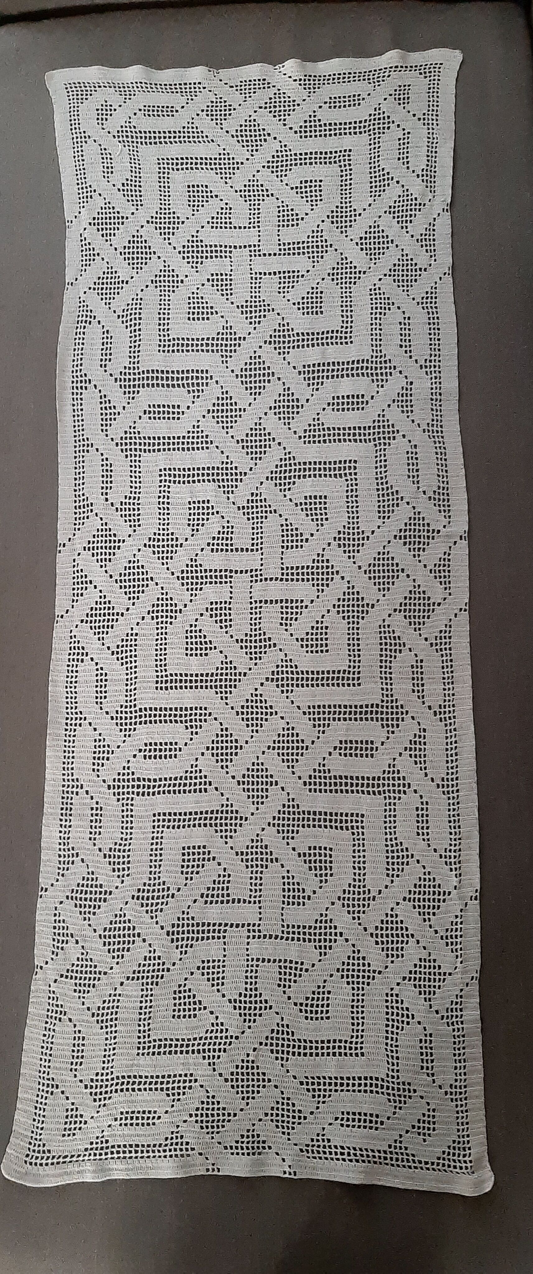 Crocheted table path