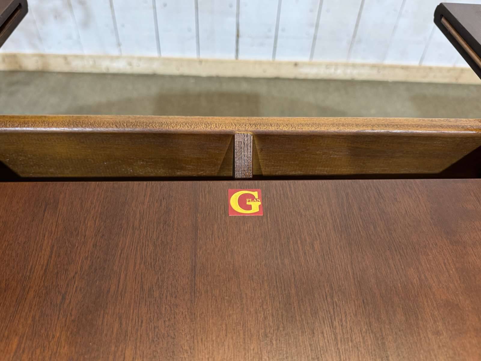 Oval GPlan table in mahogany from the 1970s with a butterfly extension.