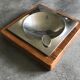 Cendrier design moderniste en bois et métal inox 16 x 16 cm