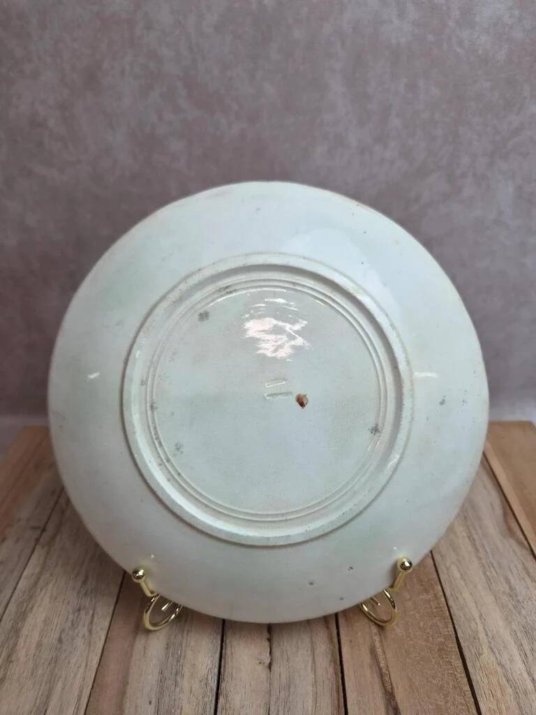 Antique majolica plate – Raised decoration of mauve hydrangeas – Art Nouveau
