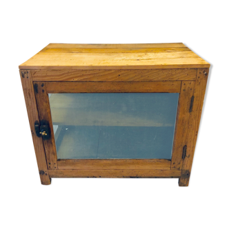 Old wooden eating guard