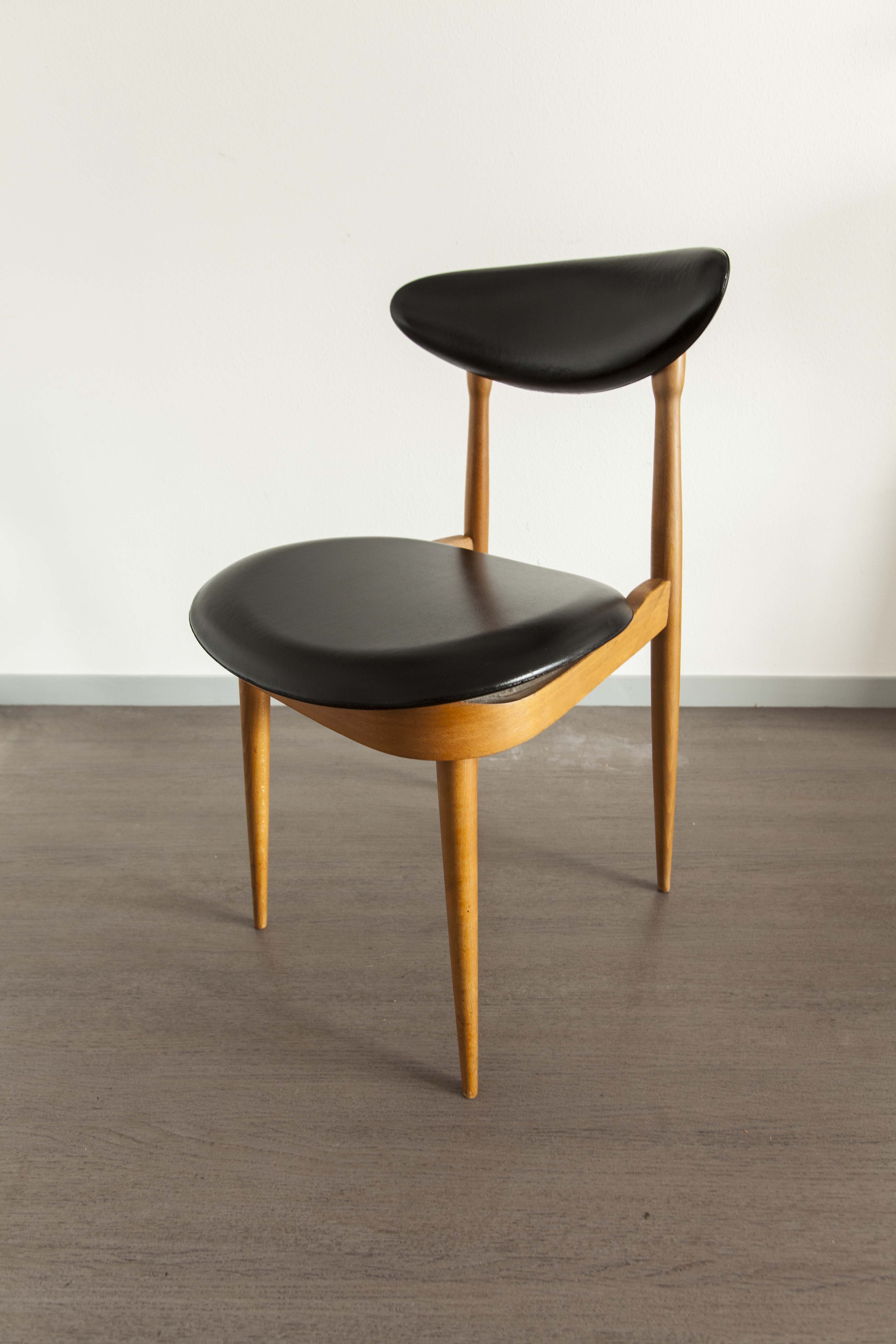 Pair of chairs  Baumann modèle "pégase"