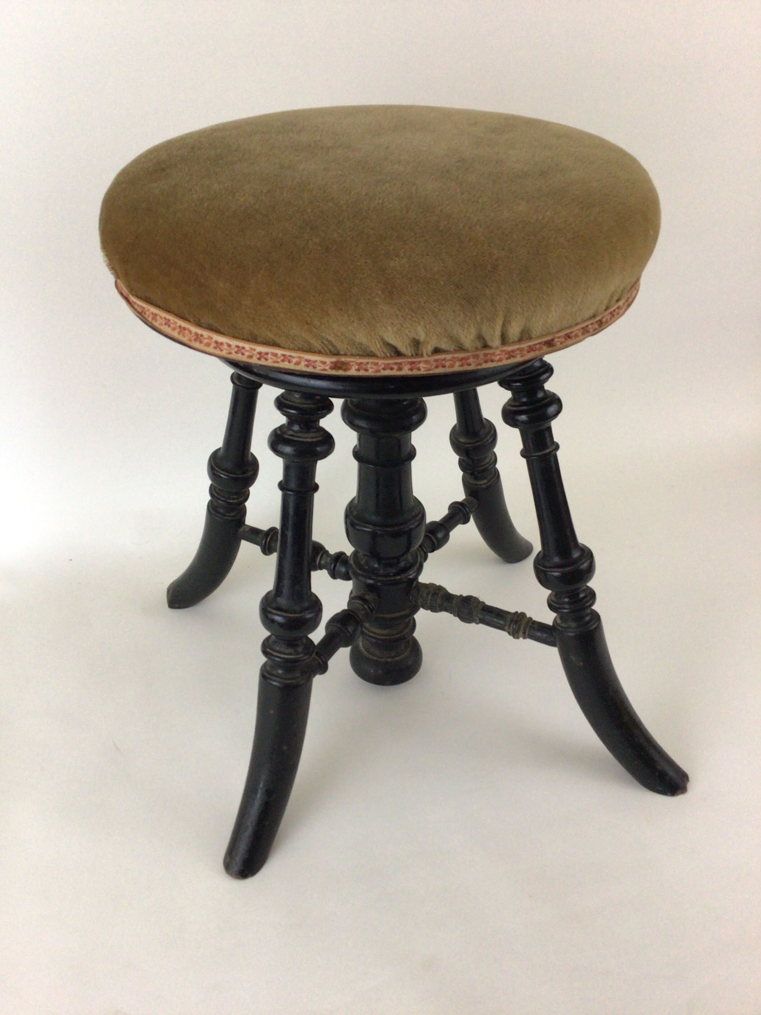 Napoleon III piano stool
