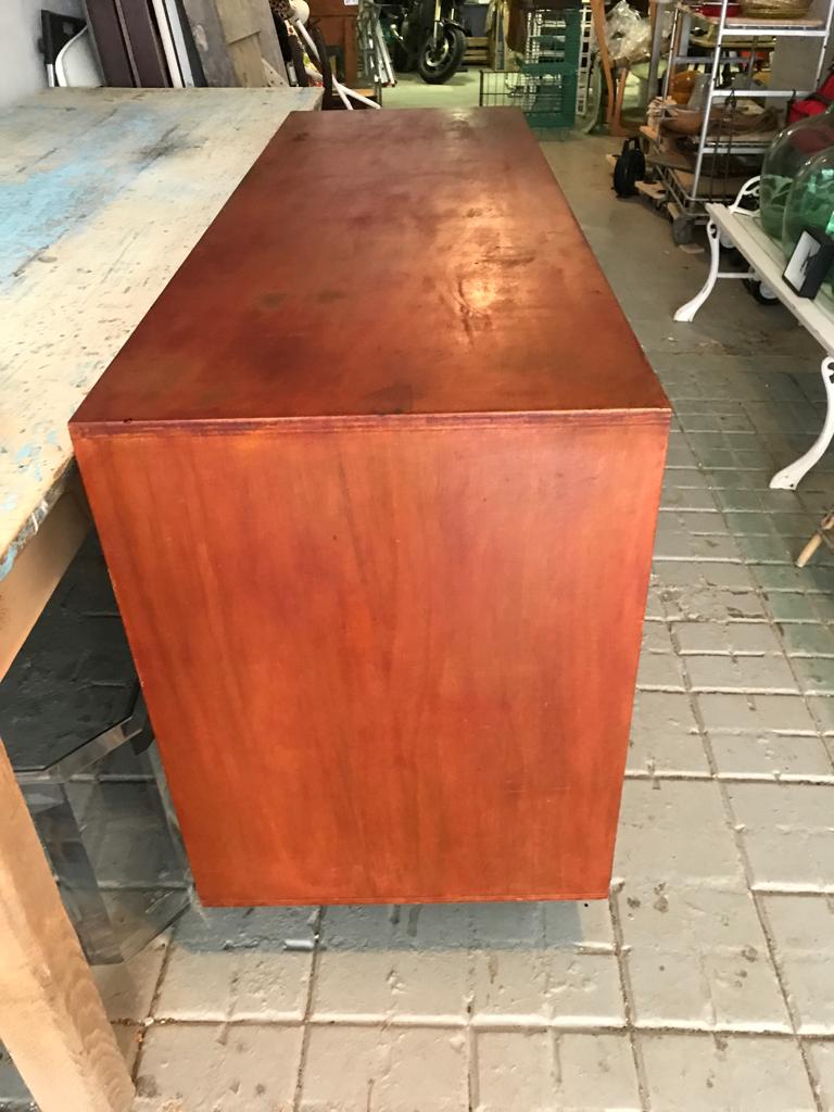 Sliding-door sideboard