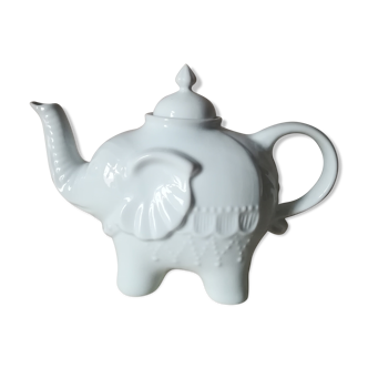 Porcelain Elephant-shaped teapot