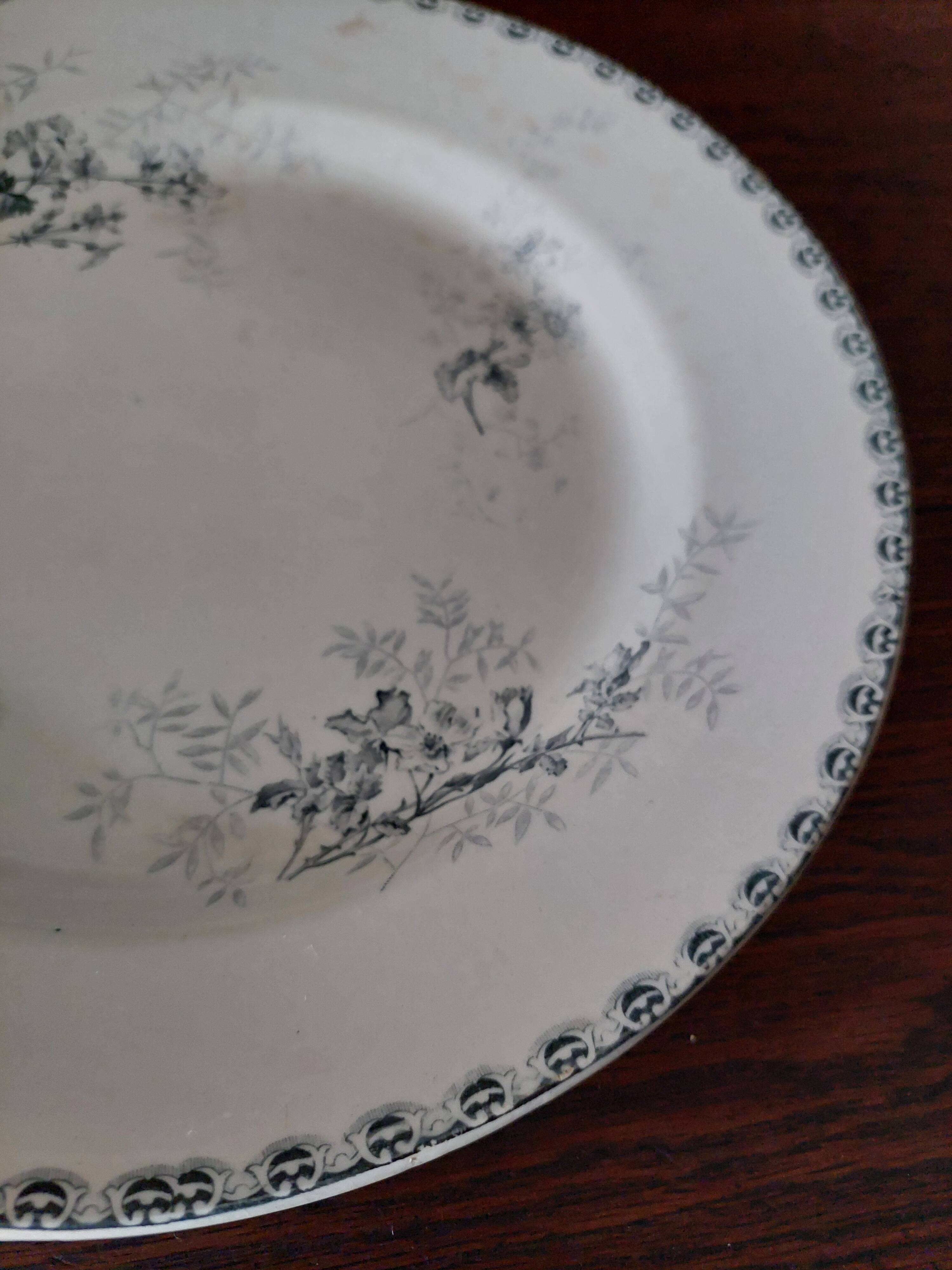 Round serving dish iron earth Ht Boulenger & Cie Choisy le Roi decor Roscoff