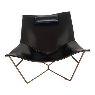 Semana lounge chairs in black leather and steel by David Weeks.