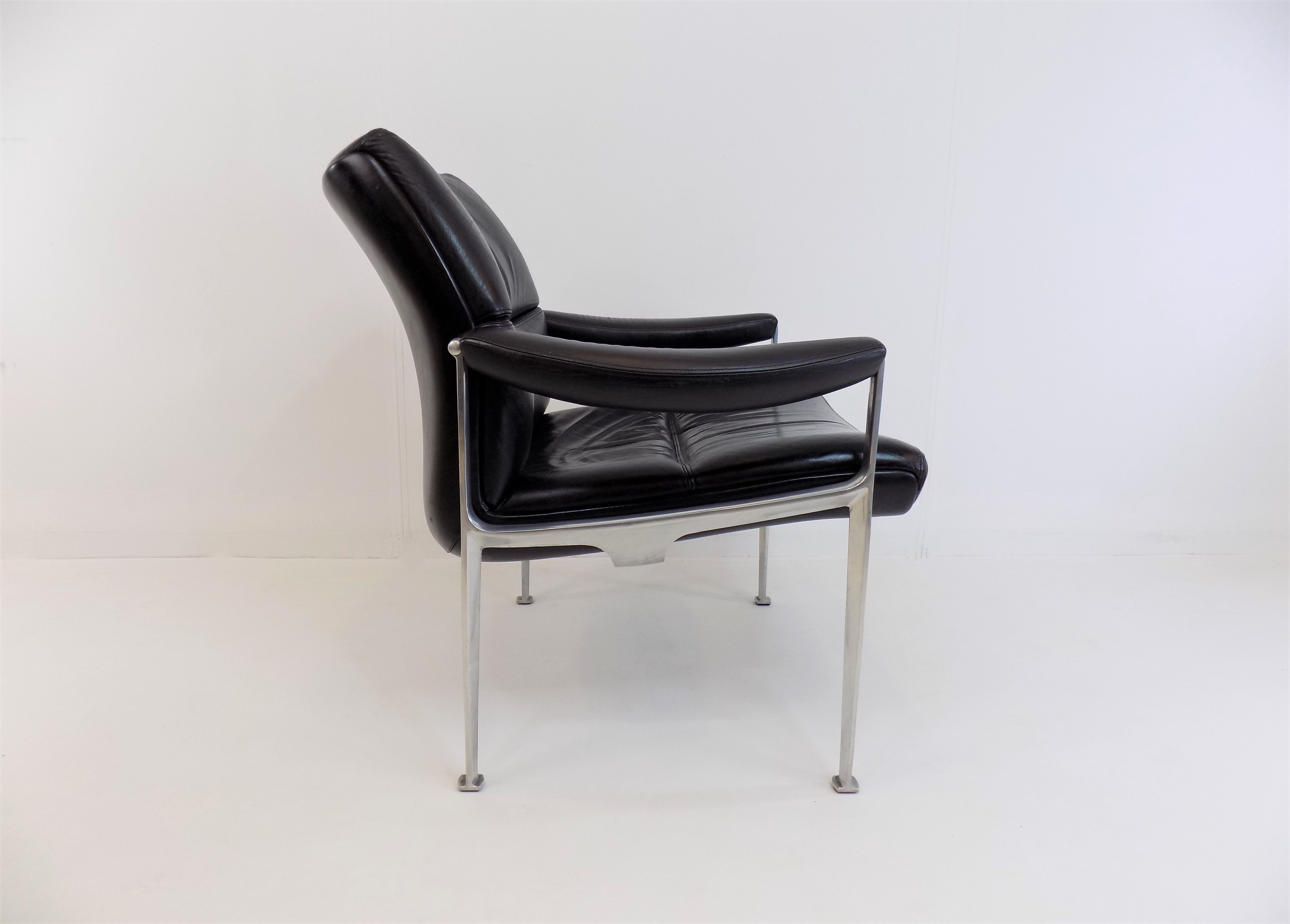 Lot de 2 fauteuils en cuir Röder Söhne by Miller Borgsen